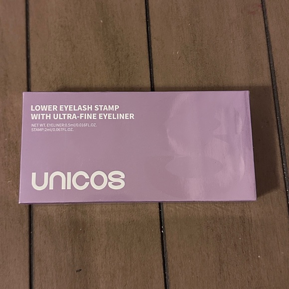 Unicos 2-in-1 Eyelash and Eyeliner Stamp - Picture 2 of 5